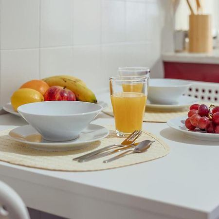 Elegant 3 Bedroom Apt - City Centre - Garage - Metro Lissabon Buitenkant foto