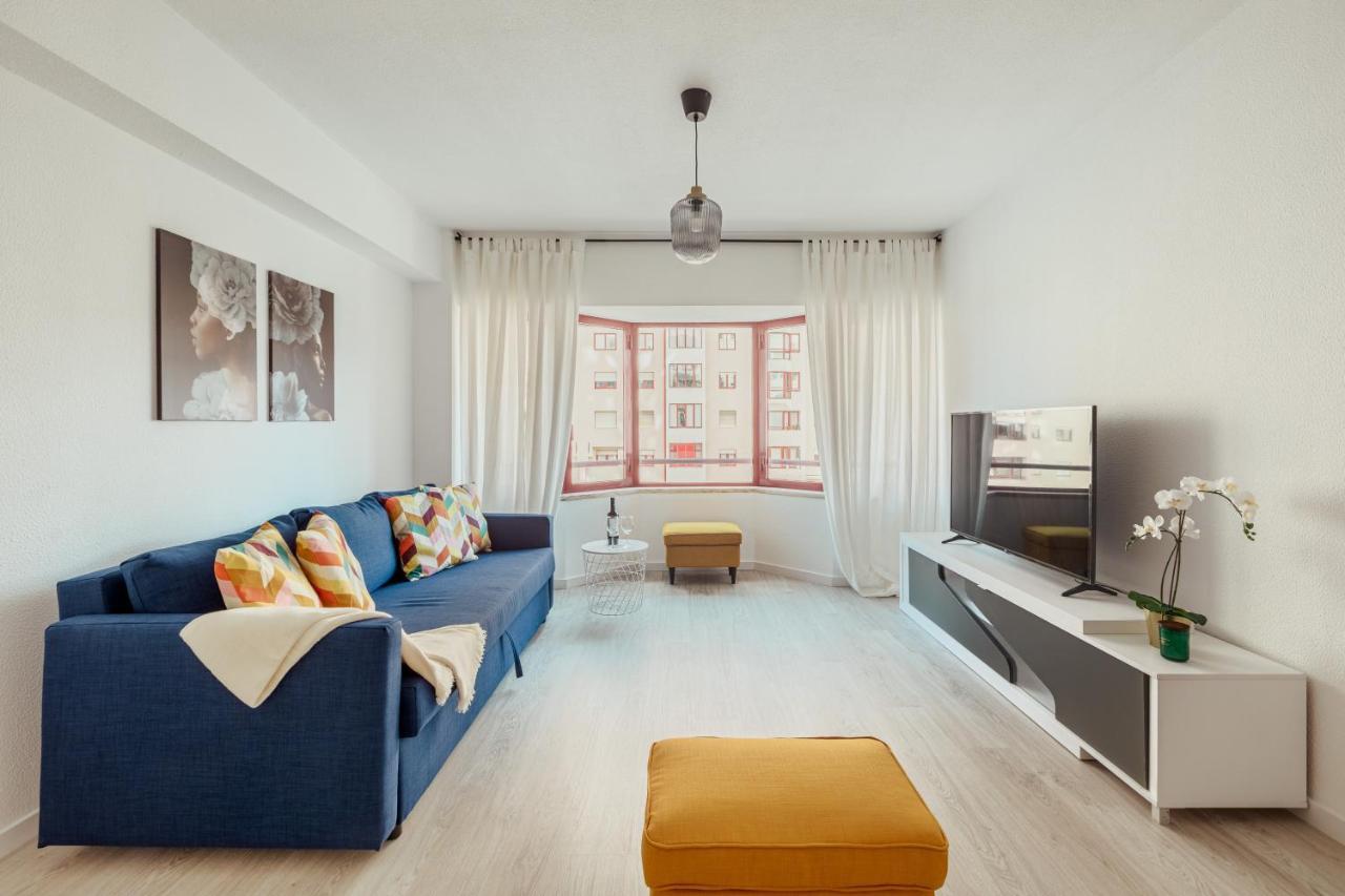 Elegant 3 Bedroom Apt - City Centre - Garage - Metro Lissabon Buitenkant foto