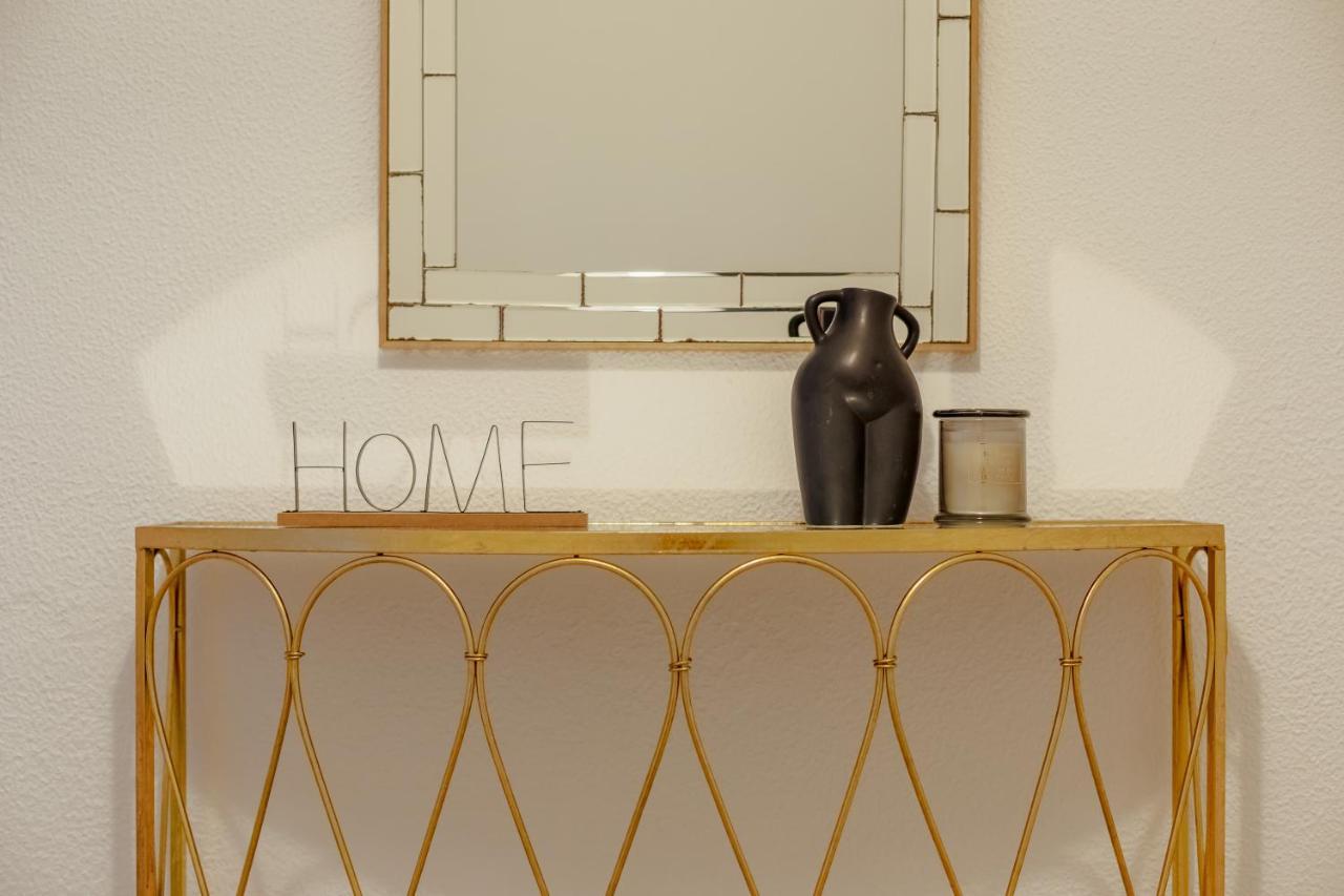 Elegant 3 Bedroom Apt - City Centre - Garage - Metro Lissabon Buitenkant foto