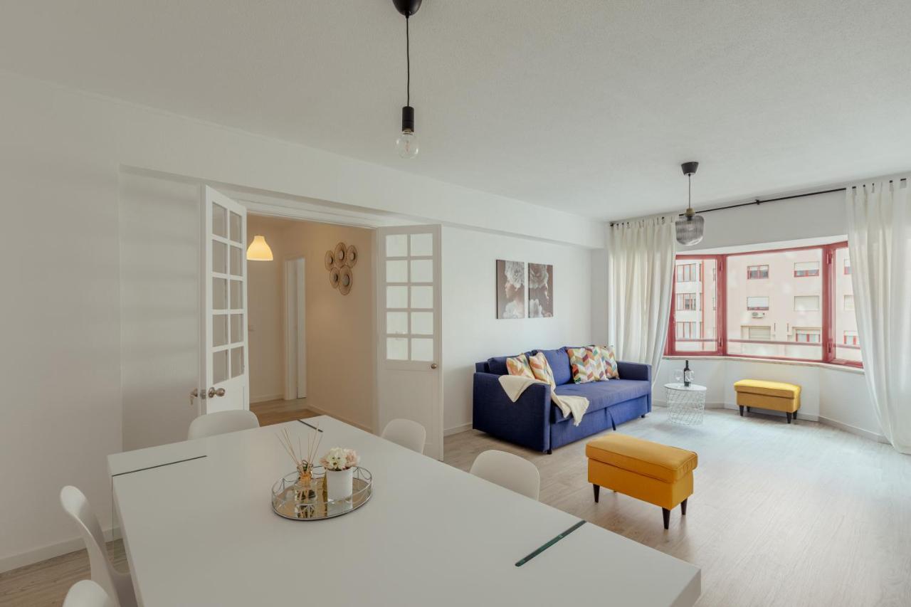 Elegant 3 Bedroom Apt - City Centre - Garage - Metro Lissabon Buitenkant foto