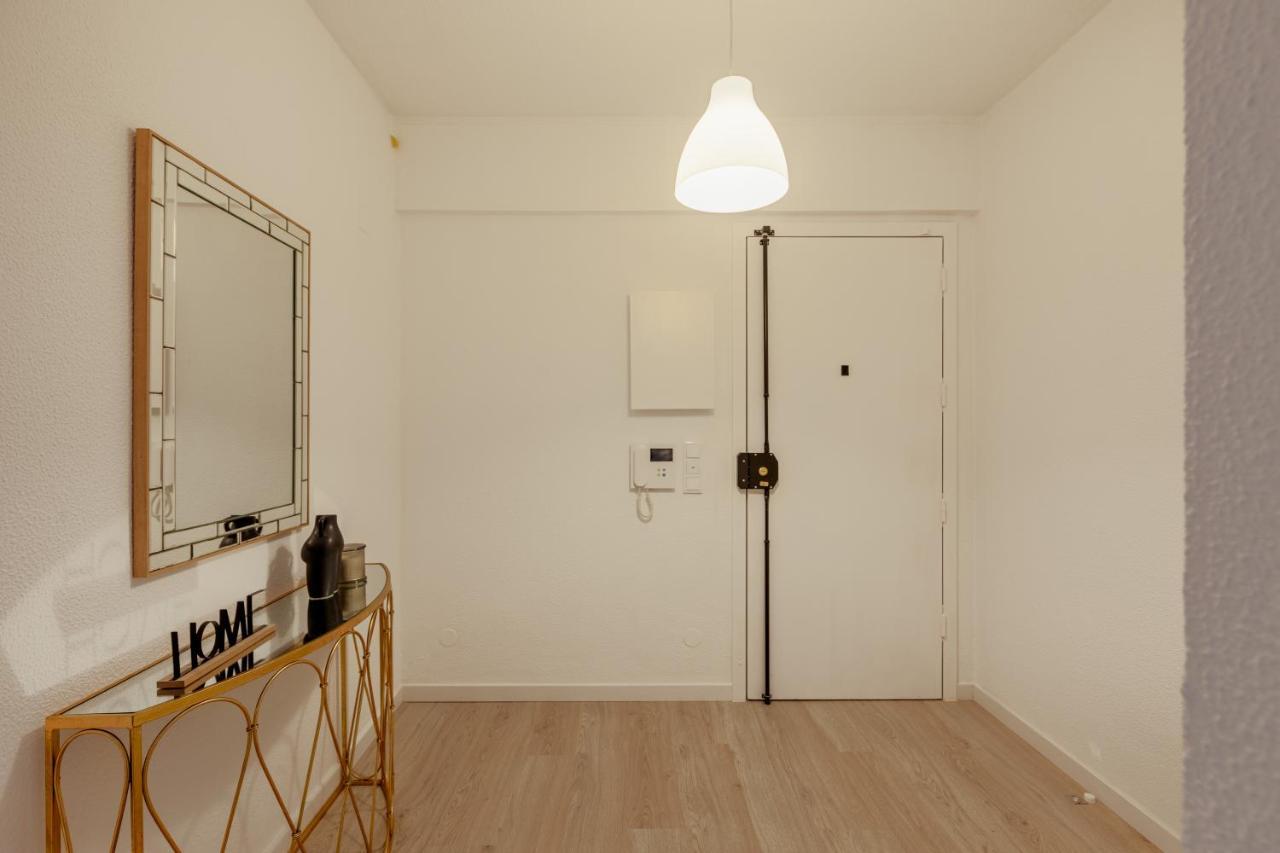 Elegant 3 Bedroom Apt - City Centre - Garage - Metro Lissabon Buitenkant foto