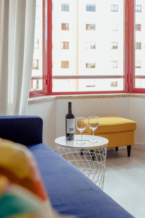Elegant 3 Bedroom Apt - City Centre - Garage - Metro Lissabon Buitenkant foto