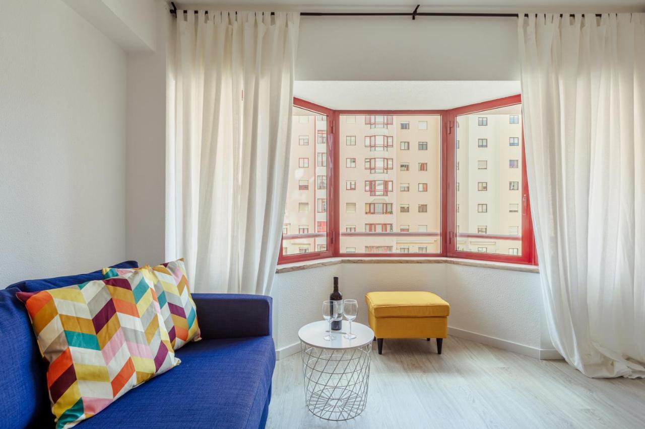 Elegant 3 Bedroom Apt - City Centre - Garage - Metro Lissabon Buitenkant foto