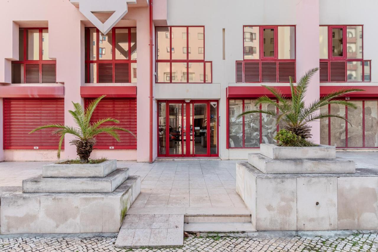 Elegant 3 Bedroom Apt - City Centre - Garage - Metro Lissabon Buitenkant foto