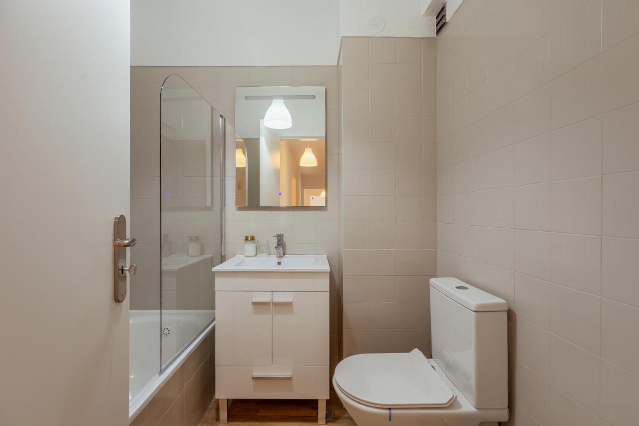 Elegant 3 Bedroom Apt - City Centre - Garage - Metro Lissabon Buitenkant foto