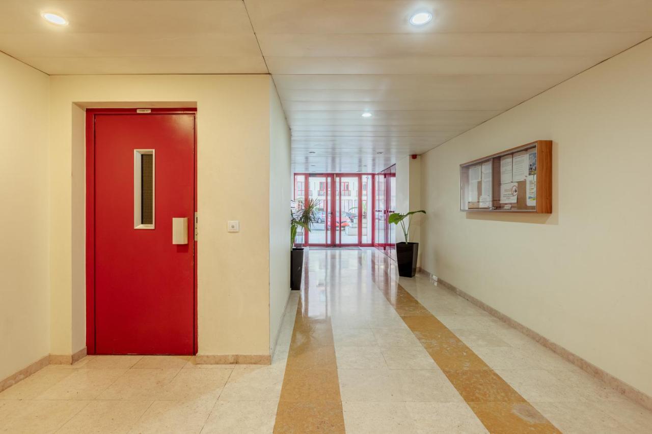 Elegant 3 Bedroom Apt - City Centre - Garage - Metro Lissabon Buitenkant foto