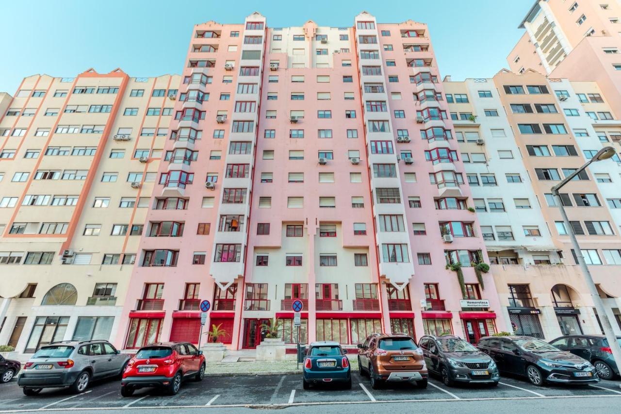 Elegant 3 Bedroom Apt - City Centre - Garage - Metro Lissabon Buitenkant foto